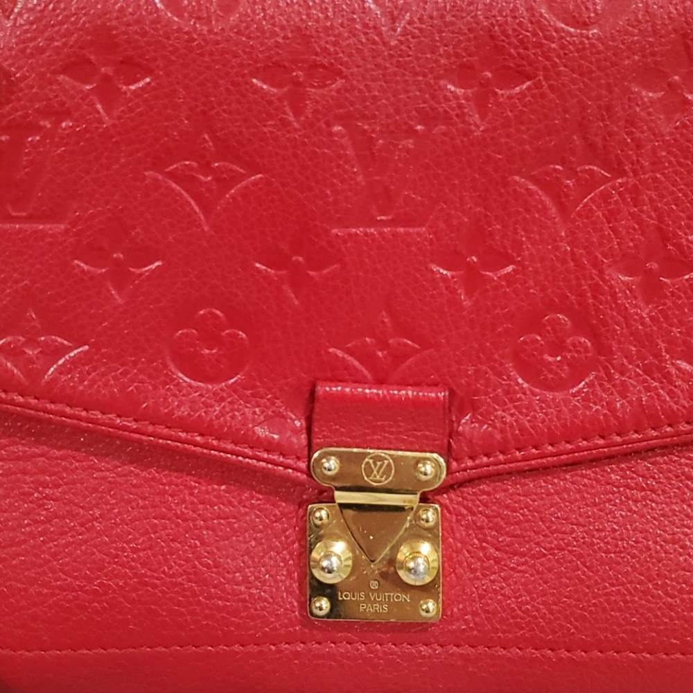 SOLD Louis Vuitton Purse - Picture 2 of 6